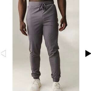 NWOT Vitality Navigator Joggers in Concrete Size M